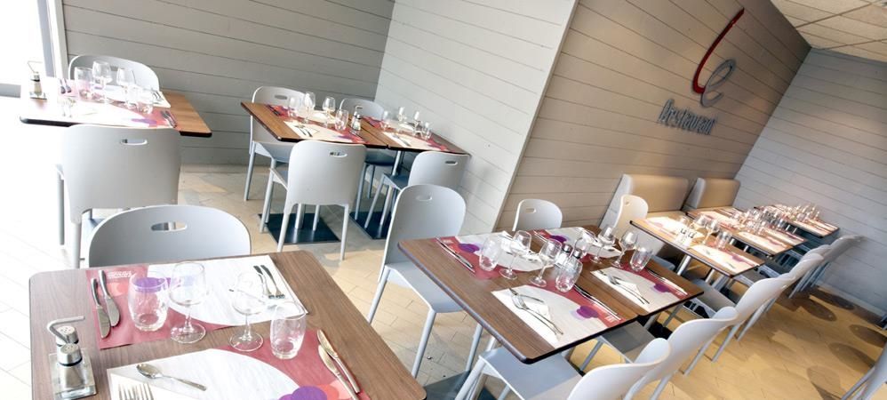 Campanile Moulins Avermes Restauracja zdjęcie
